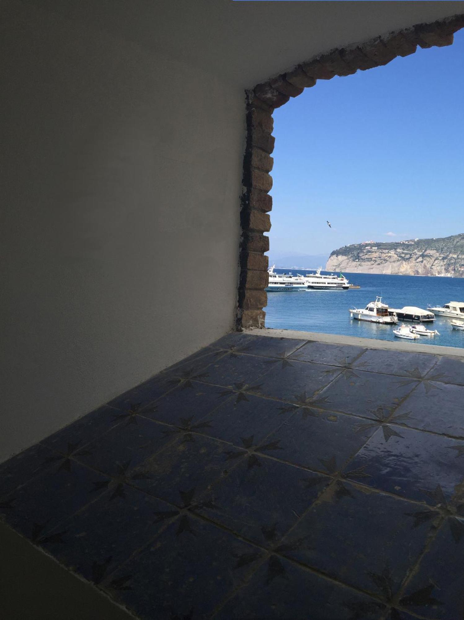 Yacht Club Capo Cervo Suites B&B Sorrento Esterno foto