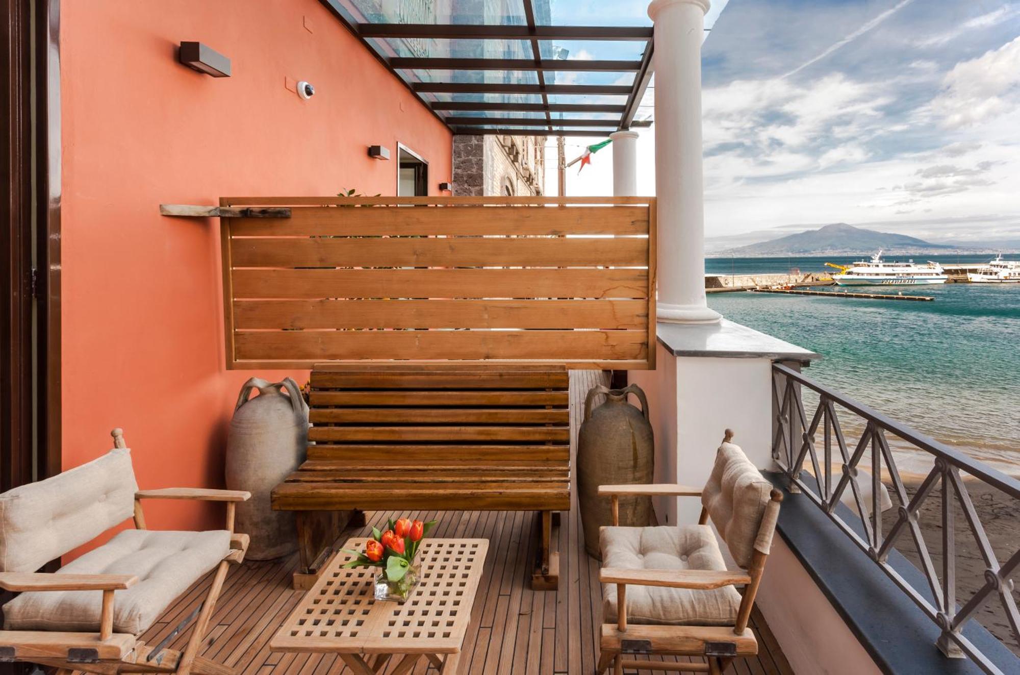 Yacht Club Capo Cervo Suites B&B Sorrento Esterno foto