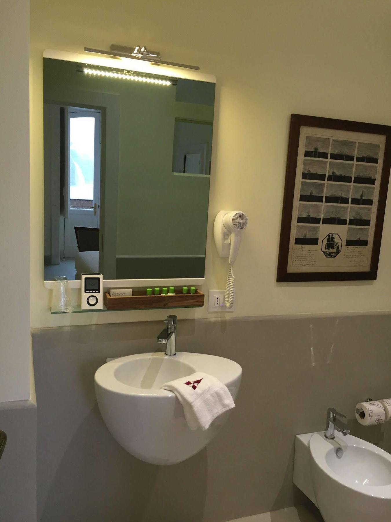 Yacht Club Capo Cervo Suites B&B Sorrento Esterno foto