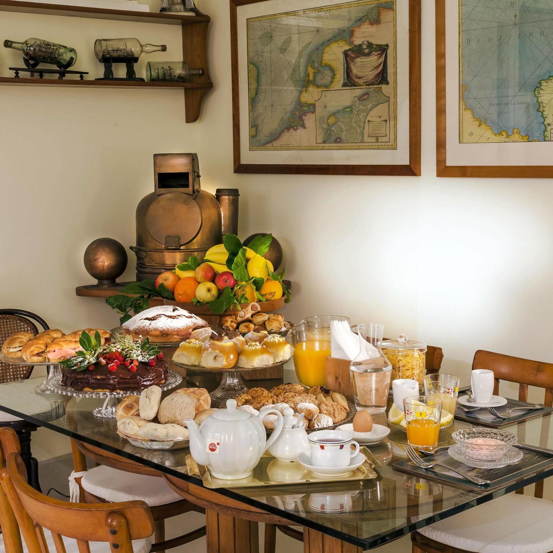 Yacht Club Capo Cervo Suites B&B Sorrento Esterno foto
